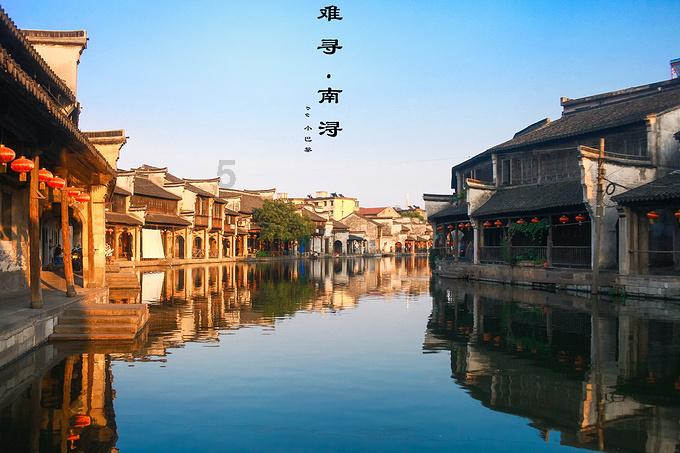 本是青灯不归客，却因浊酒留风尘。